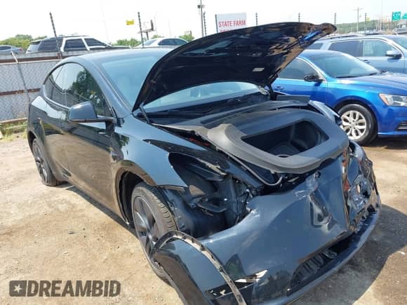 2024 Tesla Model Y с VIN 7SAYGDED4RF104056, выставлен на аукционе IAAI как лот 42924338 с пробегом 13 466 миль миль и . История ставок и продаж доступна на DreamBid. Изображение 1.