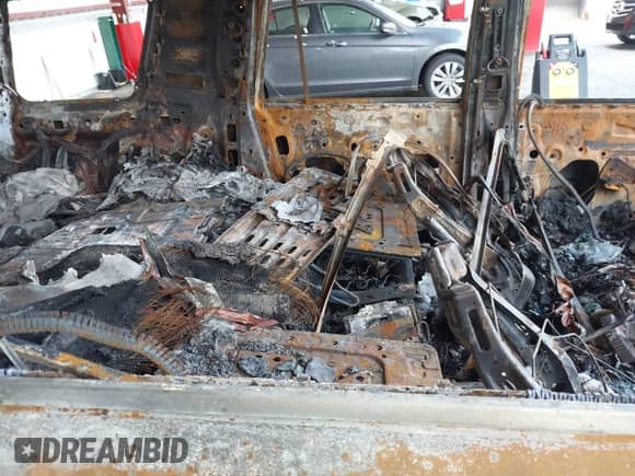 2017 Cadillac Escalade Luxury with VIN 1GYS4BKJ1HR329418, listed as a IAAI auction lot 42206217 with 52,000 mi miles and . Bid and sale history available at DreamBid. Image 8.