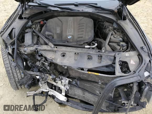 2015 BMW 5 Series 535d xDrive z VIN WBAFV3C5XFD686924, wystawiony jako Copart lot #50305025 z przebiegiem Nie podano mil oraz Szkoda całkowita • Salvage title. Historia ofert i sprzedaży dostępna na DreamBid. Obrazek 12.