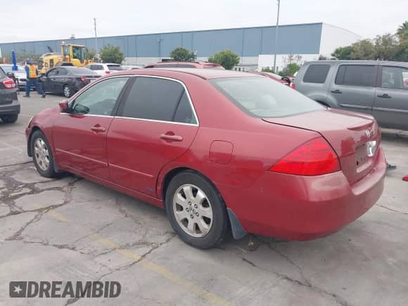 2007 Honda Accord LX SE with VIN 1HGCM56307A072645, listed as a IAAI auction lot 43462078 with 236,296 mi miles and . Bid and sale history available at DreamBid. Image 3.