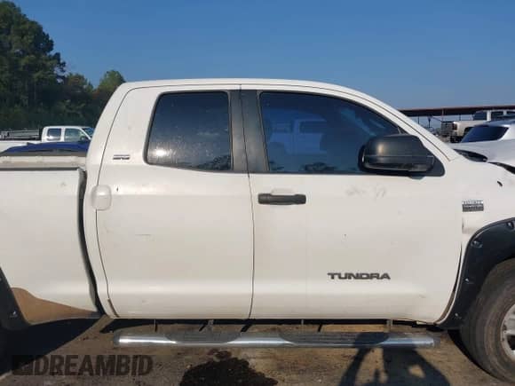 2007 Toyota Tundra SR5 с VIN 5TFBT54177X008291, выставлен на аукционе IAAI как лот 43185810 с пробегом 248 297 миль миль и . История ставок и продаж доступна на DreamBid. Изображение 14.