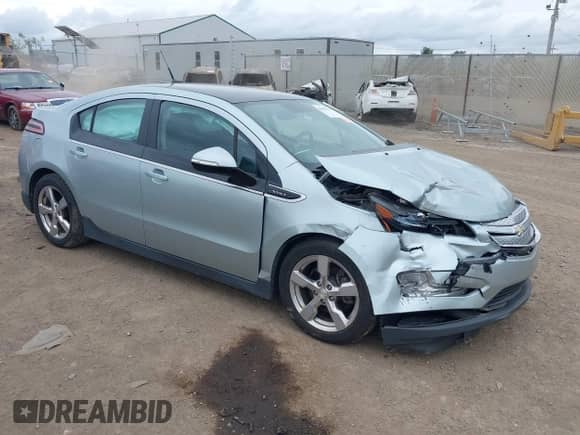 2011 Chevrolet Volt z VIN 1G1RC6E45BU099173, wystawiony jako IAAI lot #43042753 z przebiegiem 82 162 mil mil oraz . Historia ofert i sprzedaży dostępna na DreamBid. Obrazek 1.