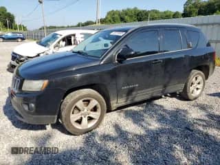 2014 Jeep Compass Latitude с VIN 1C4NJDEB3ED562009, выставлен на аукционе Copart как лот 63578005 с пробегом 183 827 миль миль и Списание • Salvage title. История ставок и продаж доступна на DreamBid. Изображение 1.