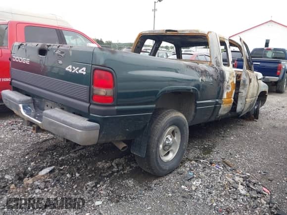2001 Dodge 1500 with VIN 1B7HF13Z61J218179, listed as a IAAI auction lot 43013507 with 118,000 mi miles and . Bid and sale history available at DreamBid. Image 4.