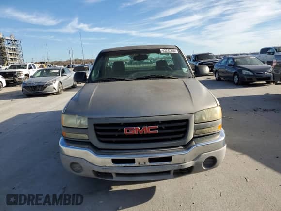2003 GMC Sierra 1500 Work Truck with VIN 1GTEC14V33E288628, listed as a Copart auction lot 43372905 with 117,443 mi miles and Salvage title. Bid and sale history available at DreamBid. Image 5.