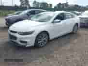 2017 Chevrolet Malibu Premier z VIN 1G1ZH5SX3HF112882, wystawiony jako IAAI lot #43244962 z przebiegiem 79 550 mil mil oraz . Historia ofert i sprzedaży dostępna na DreamBid. Obrazek 2.