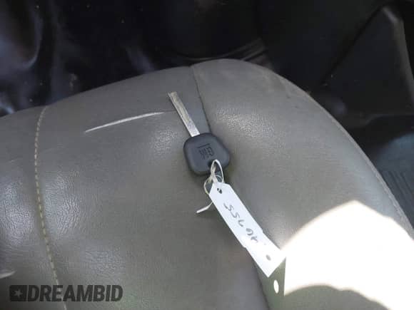 2018 Chevrolet Express Cargo z VIN 1GCWGBFG8J1196755, wystawiony jako IAAI lot #43483261 z przebiegiem 239 165 mil mil oraz . Historia ofert i sprzedaży dostępna na DreamBid. Obrazek 11.