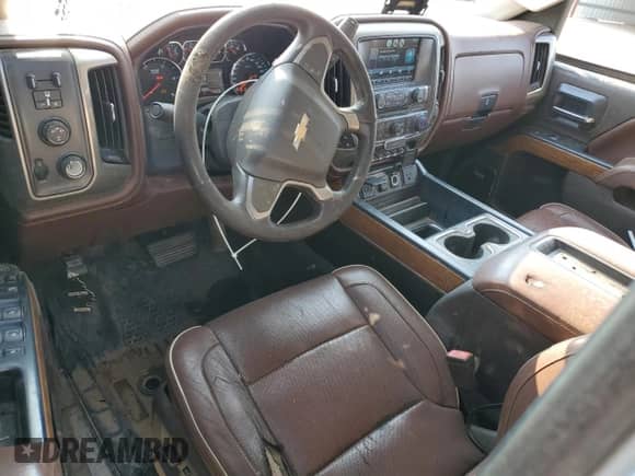 2015 Chevrolet Silverado 3500HD High Country с VIN 1GC4K1E81FF548224, выставлен на аукционе Copart как лот 63888974 с пробегом 170 352 миль миль и Списание • Salvage title. История ставок и продаж доступна на DreamBid. Изображение 8.