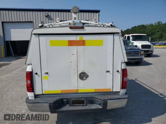 2013 Chevrolet Silverado 1500 Work Truck z VIN 1GCNCPEX0DZ268303, wystawiony jako Copart lot #58049045 z przebiegiem 147 573 mil mil oraz Czysty tytuł • Clean title. Historia ofert i sprzedaży dostępna na DreamBid. Obrazek 6.