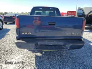 2000 Chevrolet S-10 LS z VIN 1GCCS1940Y8103435, wystawiony jako Copart lot #86505395 z przebiegiem 223 011 mil mil oraz Czysty tytuł • Clean title. Historia ofert i sprzedaży dostępna na DreamBid. Obrazek 6.