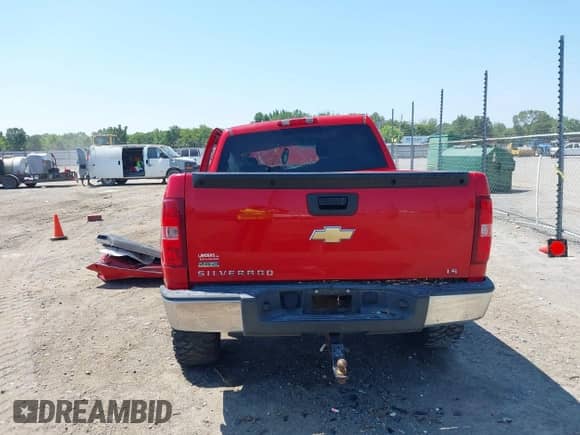 2010 Chevrolet Silverado 1500 LS with VIN 3GCRKREA9AG253953, listed as a IAAI auction lot 39794046 with Not provided miles and . Bid and sale history available at DreamBid. Image 15.
