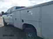 2019 Chevrolet Silverado 2500HD Work Truck z VIN 2GB2CREG1K1221564, wystawiony jako IAAI lot #42362013 z przebiegiem 126 897 mil mil oraz . Historia ofert i sprzedaży dostępna na DreamBid. Obrazek 13.