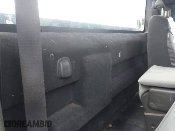 2011 Ford F-250 XL с VIN 1FDBF2A60BEB69927, выставлен на аукционе IAAI как лот 42373176 с пробегом 301 767 миль миль и . История ставок и продаж доступна на DreamBid. Изображение 8.