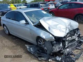 2011 BMW 5 Series 550i с VIN WBAFR9C50BC758690, выставлен на аукционе IAAI как лот 42511644 с пробегом 106 654 миль миль и . История ставок и продаж доступна на DreamBid. Изображение 1.