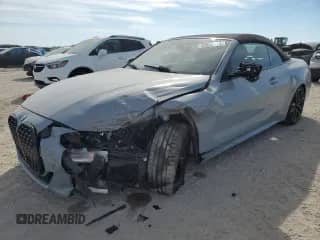 2022 BMW 4 Series M440i z VIN WBA53AT00NCK09742, wystawiony jako Copart lot #42662415 z przebiegiem Nie podano mil oraz Szkoda całkowita • Salvage title. Historia ofert i sprzedaży dostępna na DreamBid. Obrazek 1.