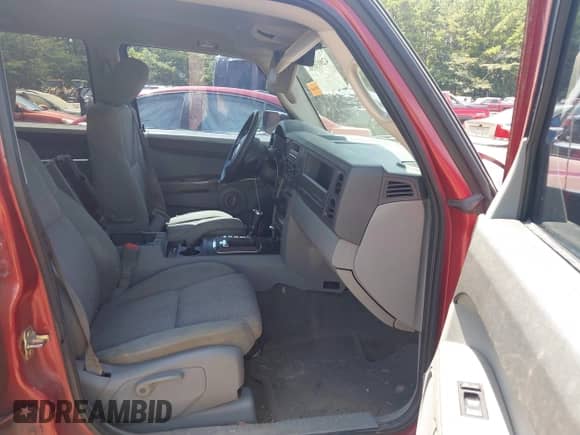 2006 Jeep Commander with VIN 1J8HG48K86C103890, listed as a IAAI auction lot 42803656 with 191,968 mi miles and . Bid and sale history available at DreamBid. Image 5.