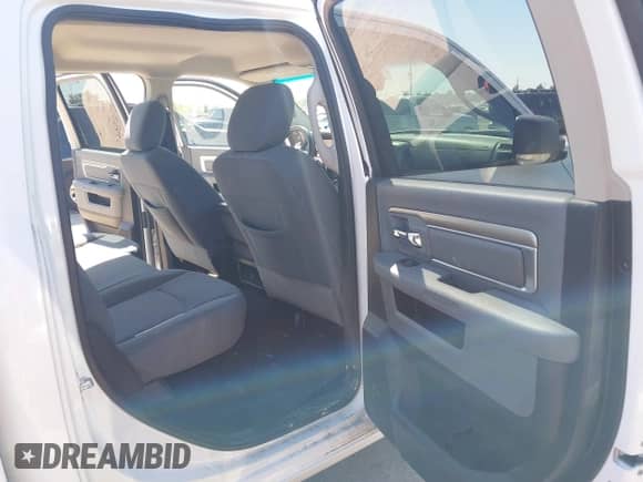 2013 Ram 1500 z VIN 1C6RR6LP5DS534444, wystawiony jako IAAI lot #43433054 z przebiegiem 176 440 mil mil oraz . Historia ofert i sprzedaży dostępna na DreamBid. Obrazek 8.