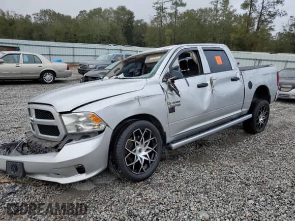 2017 Ram 1500 Express z VIN 1C6RR6KG1HS605436, wystawiony jako Copart lot #79138354 z przebiegiem Nie podano mil oraz Szkoda całkowita • Salvage title. Historia ofert i sprzedaży dostępna na DreamBid. Obrazek 1.