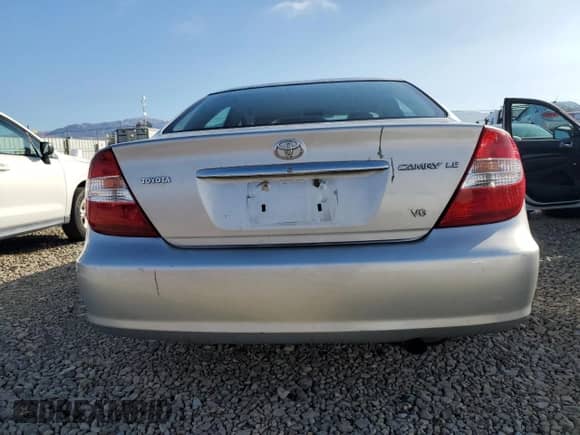 2003 Toyota Camry LE with VIN 4T1BF30K43U544407, listed as a Copart auction lot 82562555 with 151,975 mi miles and Salvage title. Bid and sale history available at DreamBid. Image 6.