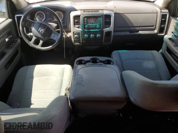 2016 Ram 1500 SLT z VIN 1C6RR6GG2GS163886, wystawiony jako Copart lot #61348325 z przebiegiem 18 397 mil mil oraz Czysty tytuł • Clean title. Historia ofert i sprzedaży dostępna na DreamBid. Obrazek 8.