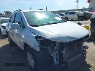 2017 Chevrolet Trax LT z VIN KL7CJLSB1HB155163, wystawiony jako IAAI lot #41907881 z przebiegiem 85 195 mil mil oraz . Historia ofert i sprzedaży dostępna na DreamBid. Obrazek 1.