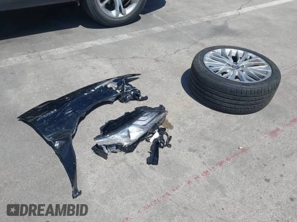 2020 Toyota Camry Hybrid XLE z VIN 4T1F31AK4LU526096, wystawiony jako IAAI lot #42213926 z przebiegiem 102 881 mil mil oraz . Historia ofert i sprzedaży dostępna na DreamBid. Obrazek 12.