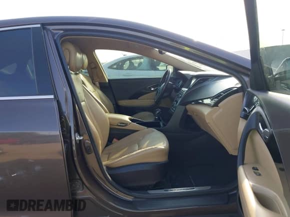 2016 Hyundai Azera с VIN KMHFG4JG6GA500804, выставлен на аукционе IAAI как лот 43410922 с пробегом 76 054 миль миль и . История ставок и продаж доступна на DreamBid. Изображение 5.