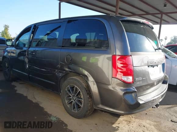 2018 Dodge Grand Caravan SE with VIN 2C4RDGBG9JR221618, listed as a IAAI auction lot 43388576 with 158,127 mi miles and . Bid and sale history available at DreamBid. Image 3.