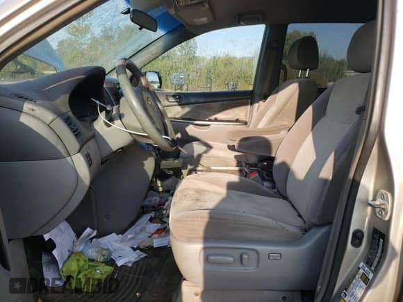 2008 Toyota Sienna LE with VIN 5TDBK23C18S021517, listed as a Copart auction lot 71979995 with 212,479 mi miles and Salvage title. Bid and sale history available at DreamBid. Image 7.