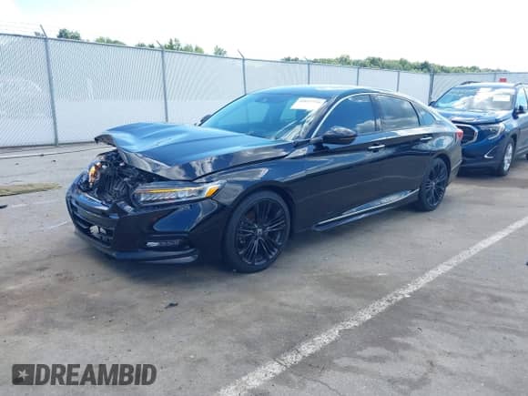 2018 Honda Accord Touring z VIN 1HGCV2F98JA031865, wystawiony jako IAAI lot #42617734 z przebiegiem 61 009 mil mil oraz . Historia ofert i sprzedaży dostępna na DreamBid. Obrazek 18.