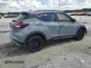 2024 Nissan Kicks SR с VIN 3N1CP5DV5RL562734, выставлен на аукционе Copart как лот 68355295 с пробегом 4 447 миль миль и Списание • Salvage title. История ставок и продаж доступна на DreamBid. Изображение 3.