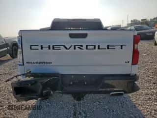 2021 Chevrolet Silverado 1500 LT Trail Boss z VIN 1GCPYFED4MZ136882, wystawiony jako Copart lot #56029325 z przebiegiem 60 701 mil mil oraz Szkoda całkowita • Salvage title. Historia ofert i sprzedaży dostępna na DreamBid. Obrazek 6.