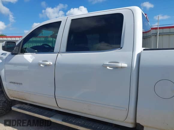 2017 GMC Sierra 1500 SLE with VIN 3GTU2MEC6HG239985, listed as a IAAI auction lot 42542350 with 241,340 mi miles and . Bid and sale history available at DreamBid. Image 14.