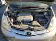 2010 Toyota Sienna CE z VIN 5TDKK4CC2AS334058, wystawiony jako Copart lot #67028095 z przebiegiem 206 076 mil mil oraz Szkoda całkowita • Salvage title. Historia ofert i sprzedaży dostępna na DreamBid. Obrazek 12.