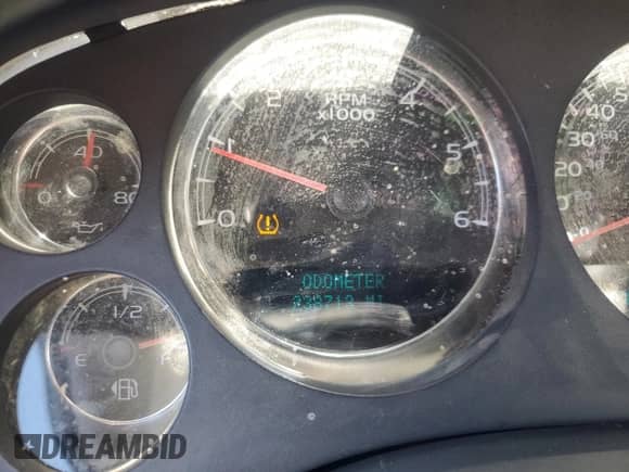 2007 Chevrolet Avalanche LTZ with VIN 3GNEC12087G182687, listed as a Copart auction lot 61497265 with 238,713 mi miles and Salvage title. Bid and sale history available at DreamBid. Image 9.