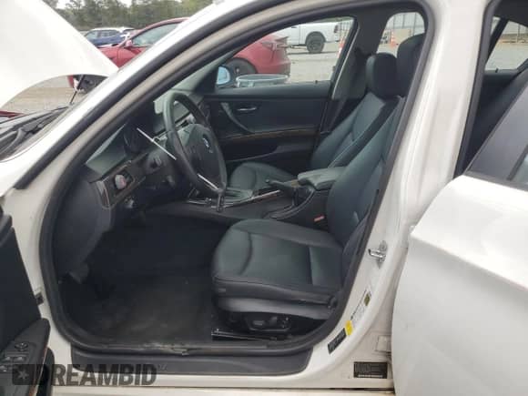 2008 BMW 3 Series 328i with VIN WBAVC53548FZ84714, listed as a Copart auction lot 80795725 with 221,365 mi miles and Salvage title. Bid and sale history available at DreamBid. Image 7.