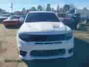 2017 Jeep Grand Cherokee SRT z VIN 1C4RJFDJ6HC754640, wystawiony jako IAAI lot #40944008 z przebiegiem 93 412 mil mil oraz . Historia ofert i sprzedaży dostępna na DreamBid. Obrazek 12.