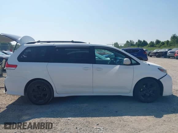 2011 Toyota Sienna SE z VIN 5TDXK3DC7BS048545, wystawiony jako IAAI lot #43006422 z przebiegiem 202 366 mil mil oraz . Historia ofert i sprzedaży dostępna na DreamBid. Obrazek 12.