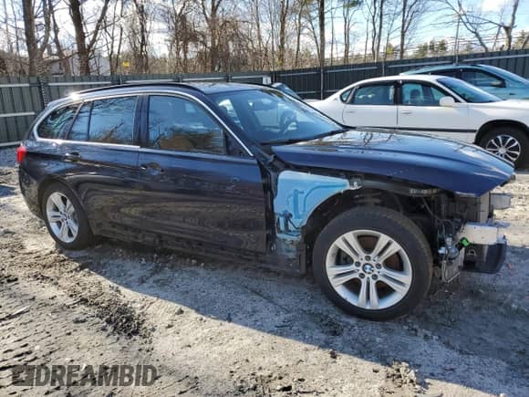 2016 BMW 3 Series 328i xDrive z VIN WBA8G5C54GK442892, wystawiony jako Copart lot #47102394 z przebiegiem 67 316 mil mil oraz . Historia ofert i sprzedaży dostępna na DreamBid. Obrazek 4.