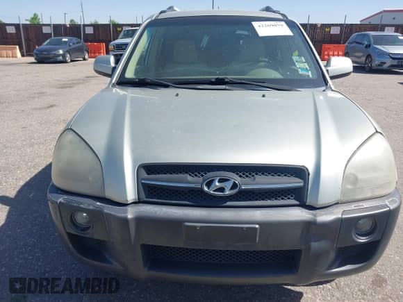 2007 Hyundai Tucson SE z VIN KM8JN72D57U544751, wystawiony jako IAAI lot #42269879 z przebiegiem 177 672 mil mil oraz . Historia ofert i sprzedaży dostępna na DreamBid. Obrazek 6.