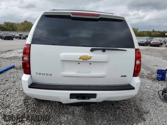 2011 Chevrolet Tahoe LS z VIN 1GNSCAE07BR263350, wystawiony jako Copart lot #85188265 z przebiegiem 210 283 mil mil oraz Szkoda całkowita • Salvage title. Historia ofert i sprzedaży dostępna na DreamBid. Obrazek 6.