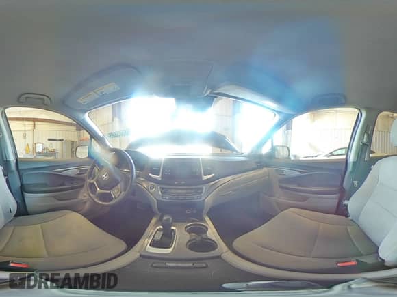 2019 Honda Pilot LX с VIN 5FNYF6H18KB059643, выставлен на аукционе Copart как лот 68585885 с пробегом Не указан миль и На запчасти • Non repairable. История ставок и продаж доступна на DreamBid. Изображение 15.