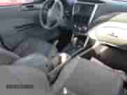 2012 Subaru Forester X Limited z VIN JF2SHBEC0CH420297, wystawiony jako IAAI lot #43180001 z przebiegiem 170 820 mil mil oraz . Historia ofert i sprzedaży dostępna na DreamBid. Obrazek 5.