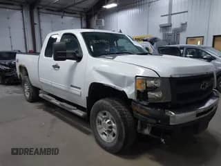 2010 Chevrolet Silverado 2500HD LT с VIN 1GC5KXBG0AZ239984, выставлен на аукционе IAAI как лот 41689960 с пробегом 190 724 миль миль и . История ставок и продаж доступна на DreamBid. Изображение 1.