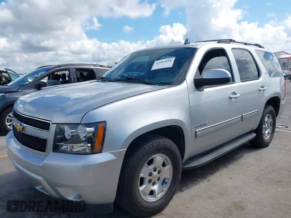 2013 Chevrolet Tahoe LT с VIN 1GNSCBE06DR145525, выставлен на аукционе IAAI как лот 42583898 с пробегом 173 736 миль миль и . История ставок и продаж доступна на DreamBid. Изображение 2.