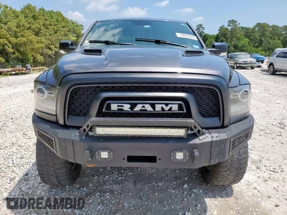 2017 Ram 1500 Rebel z VIN 1C6RR7YT6HS527259, wystawiony jako Copart lot #58635575 z przebiegiem 199 221 mil mil oraz Czysty tytuł • Clean title. Historia ofert i sprzedaży dostępna na DreamBid. Obrazek 5.