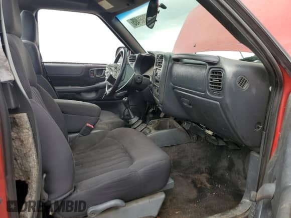 2003 Chevrolet S-10 LS с VIN 1GCCS14H138153358, выставлен на аукционе Copart как лот 63569495 с пробегом Не указан миль и Списание • Salvage title. История ставок и продаж доступна на DreamBid. Изображение 7.