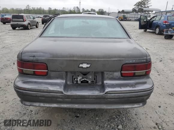 1991 Chevrolet Caprice с VIN 1G1BN53E1MW223013, выставлен на аукционе Copart как лот 49857604 с пробегом 224 278 миль миль и Списание • Salvage title. История ставок и продаж доступна на DreamBid. Изображение 6.