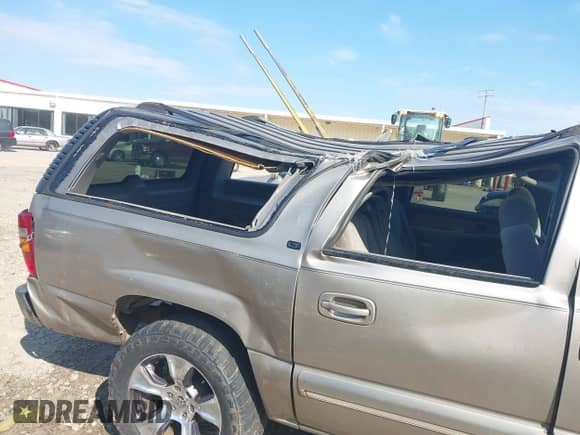2002 Chevrolet Suburban LT с VIN 1GNEC16Z92J231301, выставлен на аукционе IAAI как лот 43111949 с пробегом 423 537 миль миль и . История ставок и продаж доступна на DreamBid. Изображение 13.