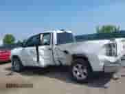 2020 Ram 1500 Big Horn z VIN 1C6SRFBT1LN258356, wystawiony jako IAAI lot #42599361 z przebiegiem 139 542 mil mil oraz . Historia ofert i sprzedaży dostępna na DreamBid. Obrazek 6.